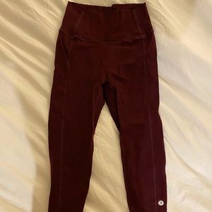 Paragon Burgundy Cropped Tights Size Small